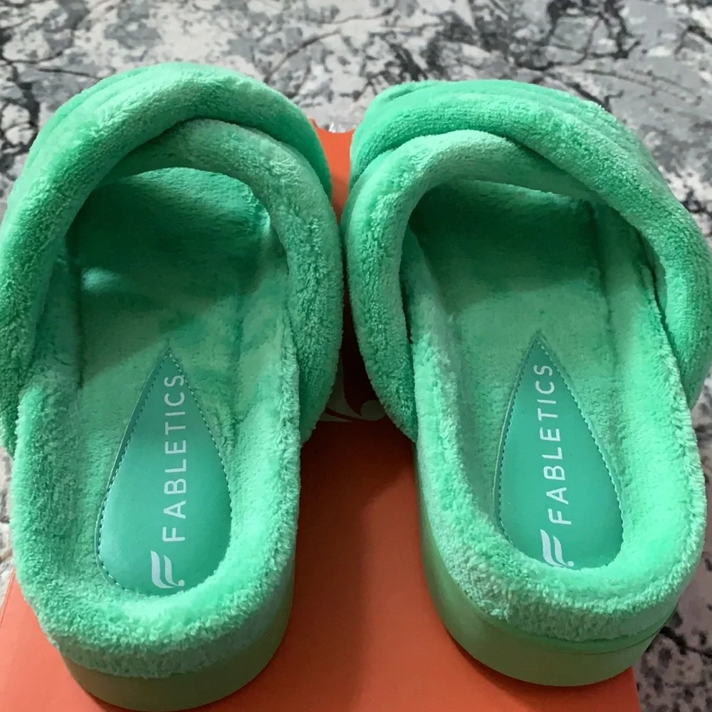 Fabletics Slippers - Picture 4 of 7